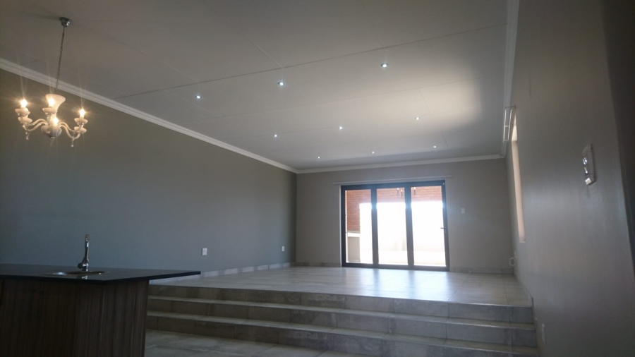 To Let 3 Bedroom Property for Rent in Hillside Free State